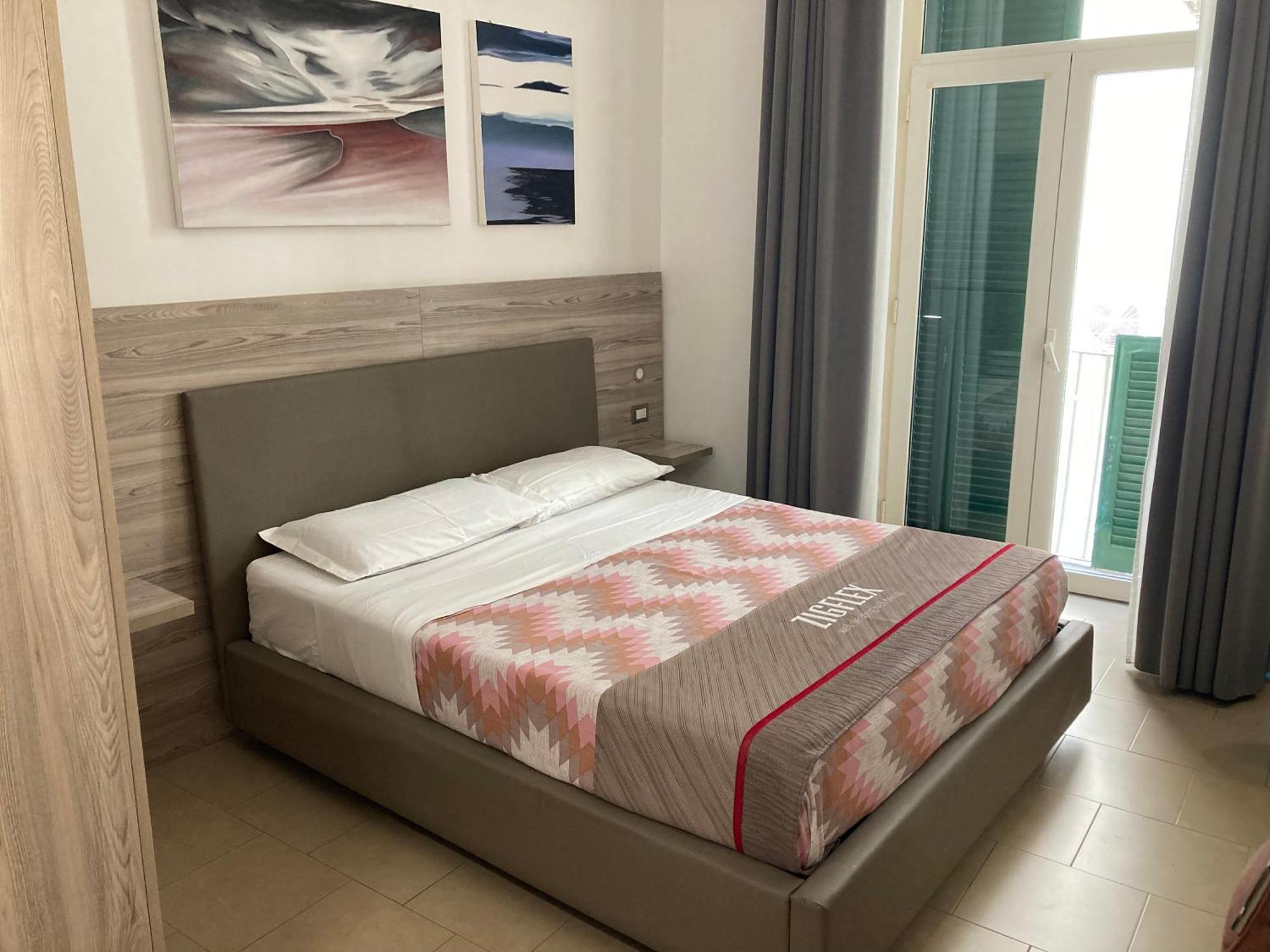 4Stanze Hotel Naples Exterior photo